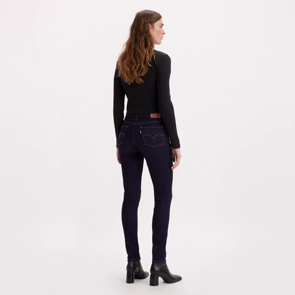 NWOT Levi’s 311 Shaping Skinny Size 25